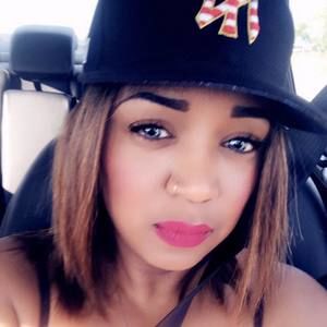 Meet your Posher, Nakisha